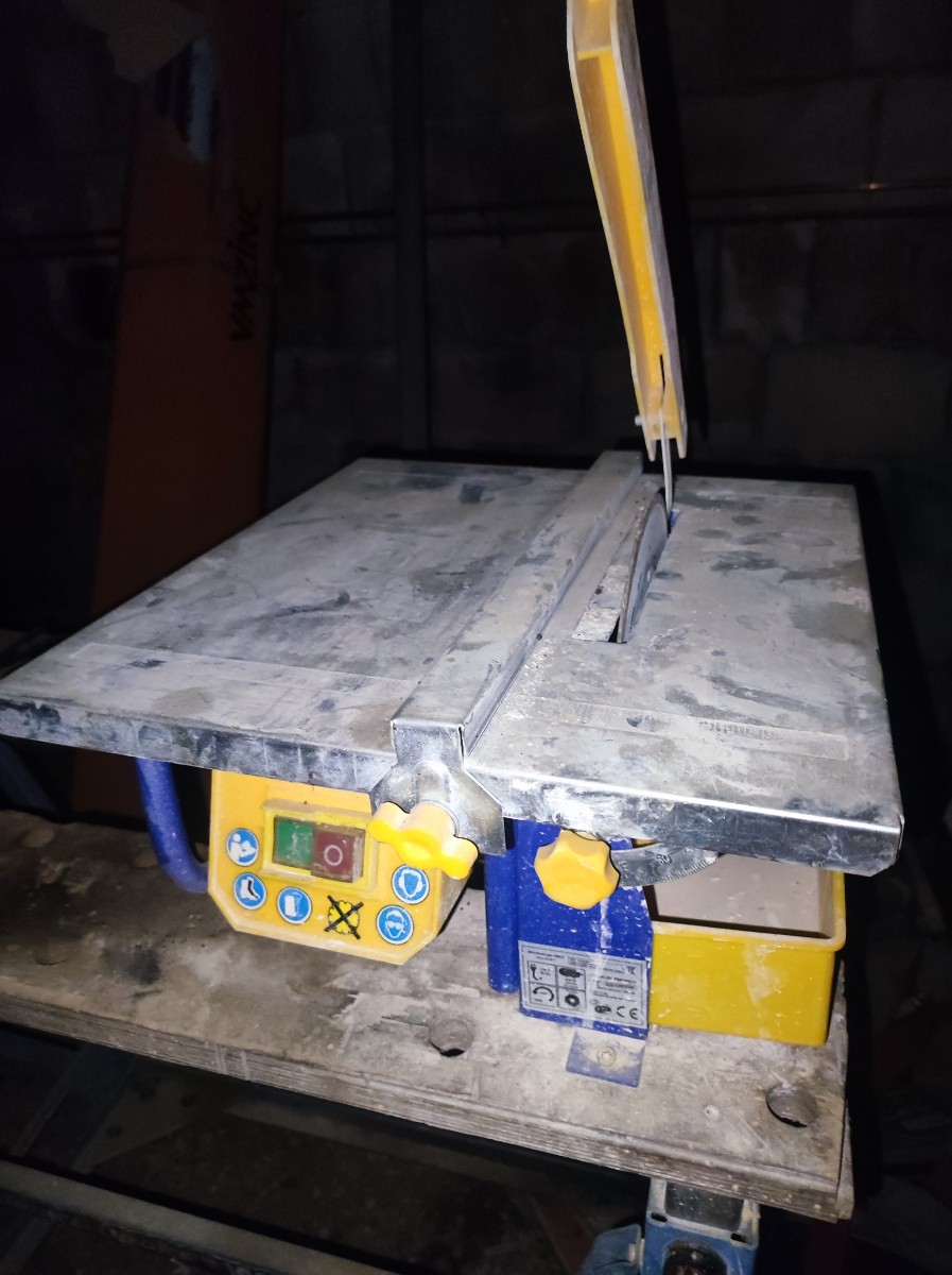 Carreleuse/ Coupe carreaux