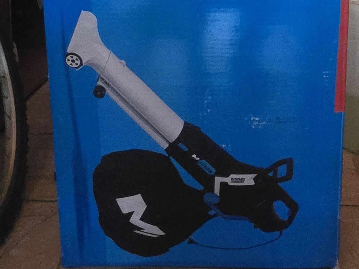 Souffleur/aspirateur de feuilles. 