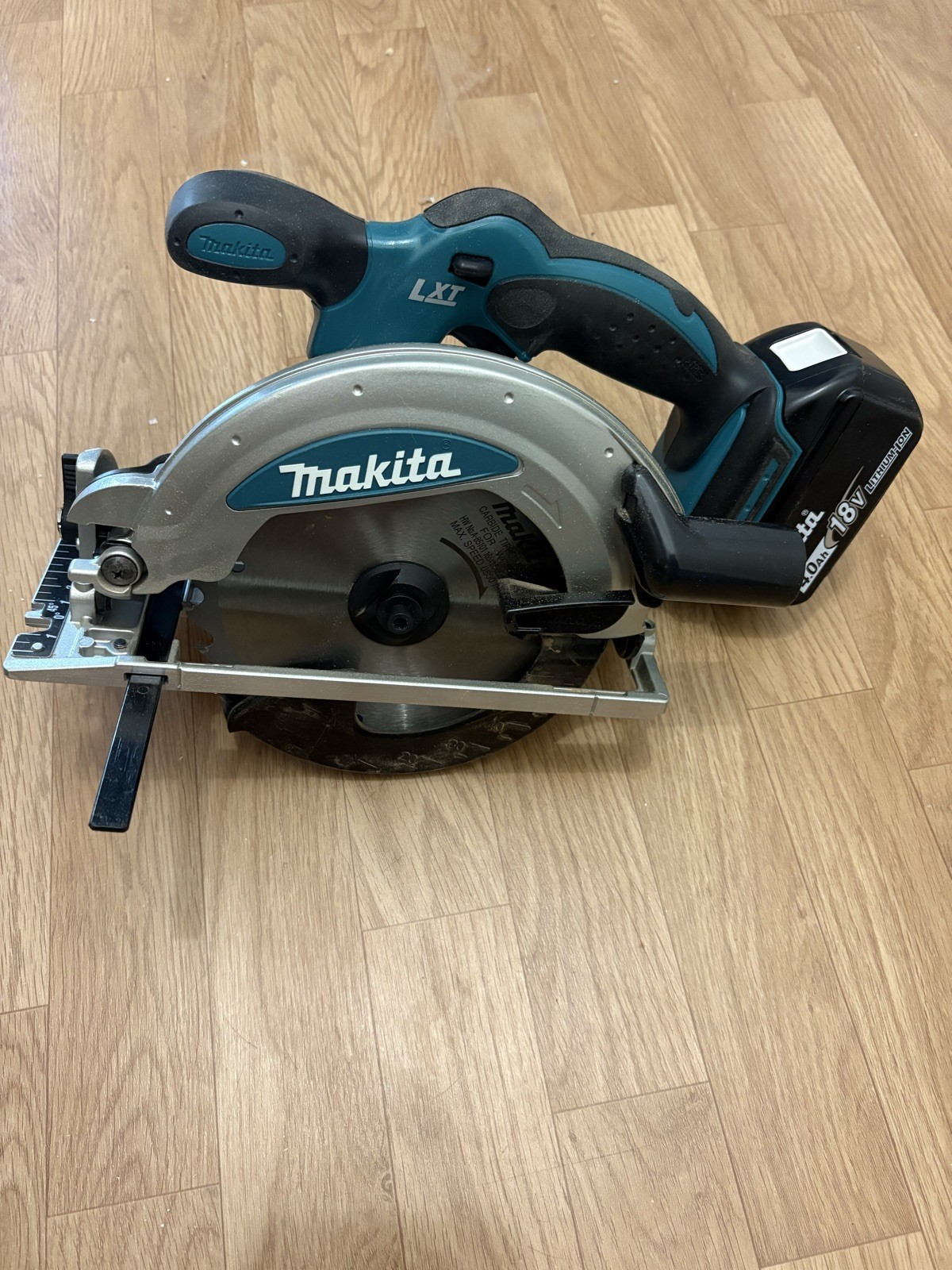 Scie Circulaire MAKITA 
